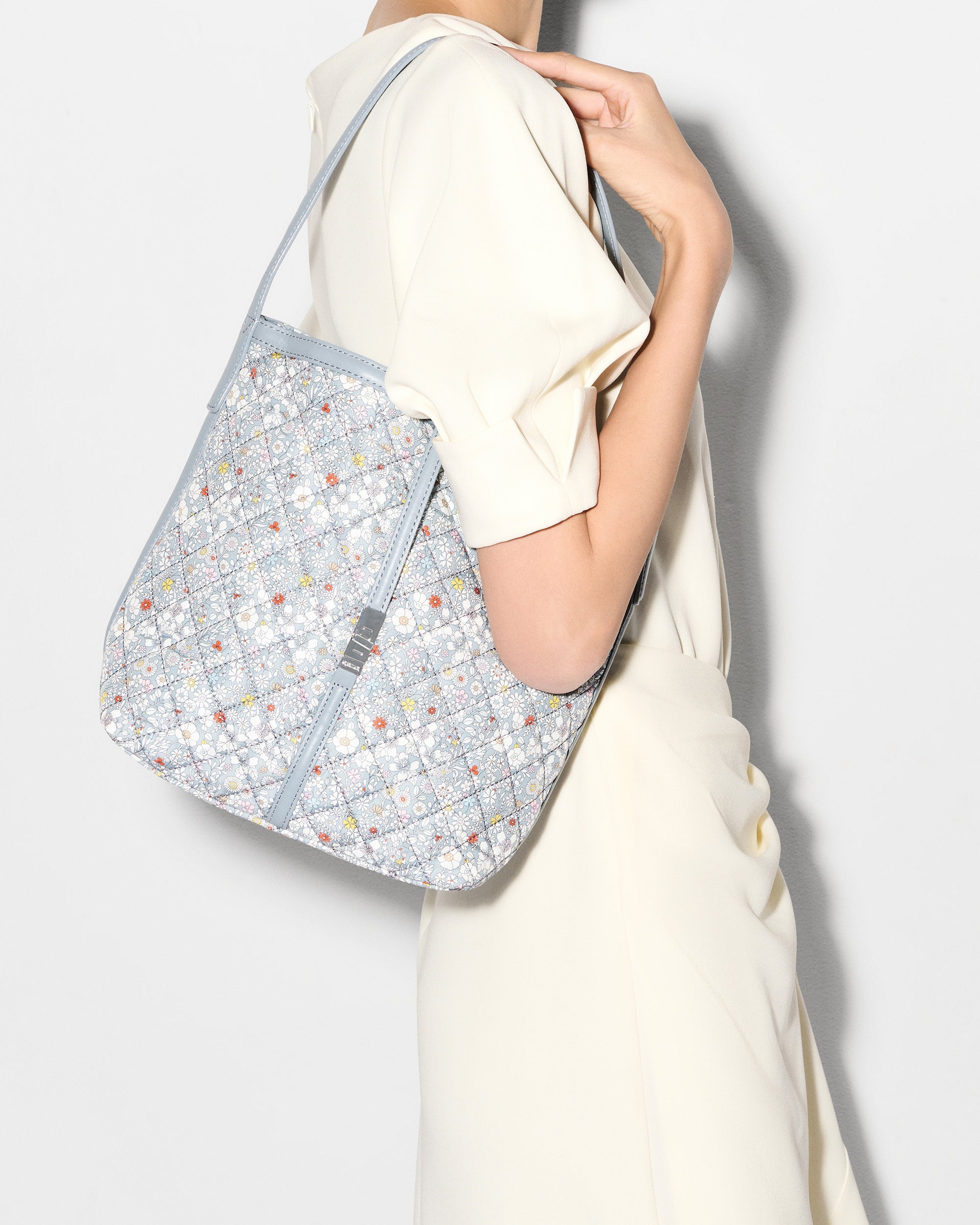 June's Meadow Small Astor Hobo